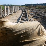 Akropol Çeşmesinden Sütunlu Yola Bakış